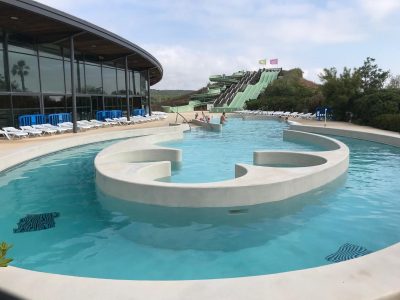 Bassin d’un parc aquatique revêtu d’Aquabright