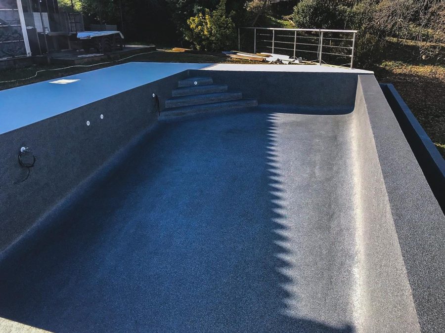 Piscine rénovée avec le revêtement Aquabright