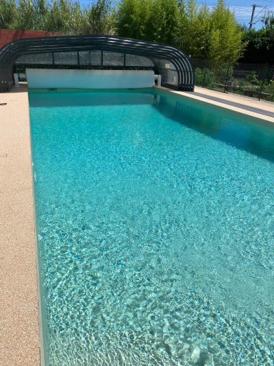 Piscine rénovée avec le revêtement Aquabright