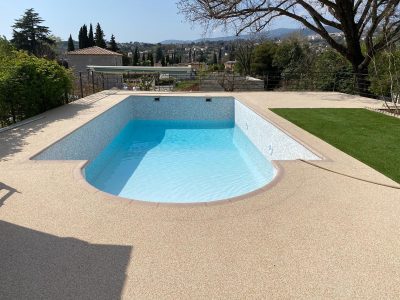 Piscine rénovée avec le revêtement Aquabright