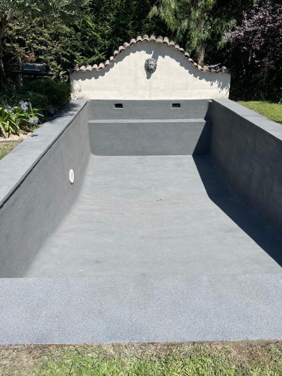 Piscine rénovée avec le revêtement Aquabright