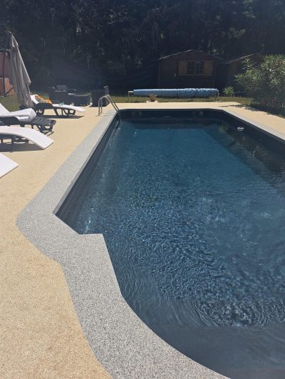 Piscine rénovée avec le revêtement Aquabright