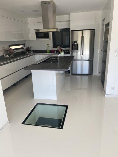 Sol de cuisine en résine coulée