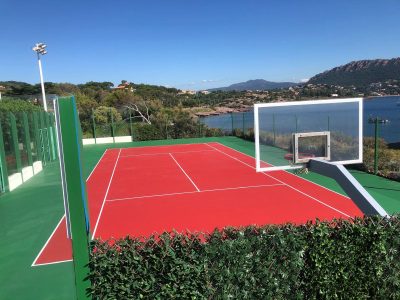 Court de tennis en résine