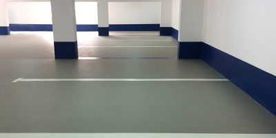 Sol de parking en résine avec marquage